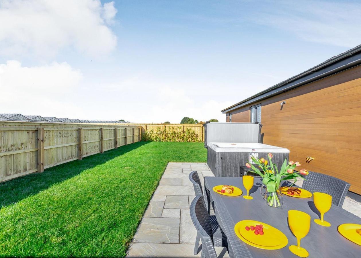 Cotswold Gateway Escape Hotel Offenham Kültér fotó